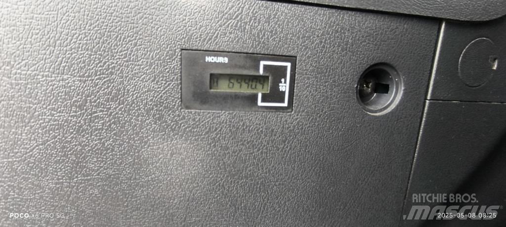 Hyundai HW 140 حفارات بعجل