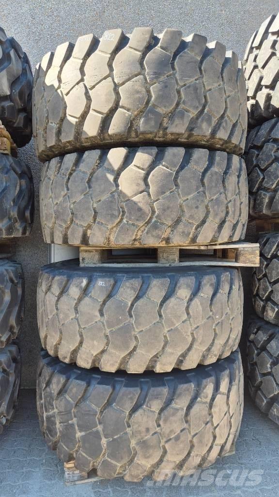 BKT 23.5R25 الإطارات والعجلات والحافات