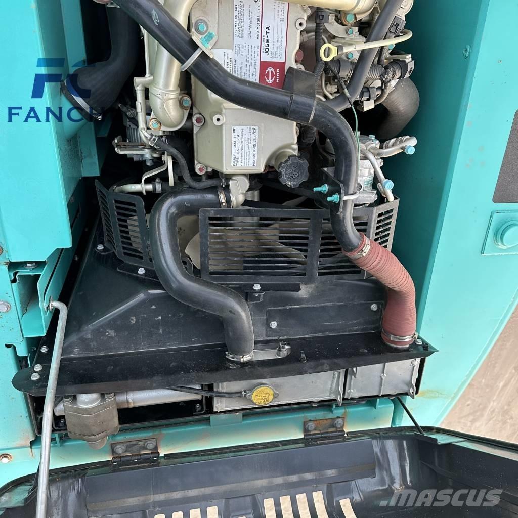 Kobelco SK 200D حفارات زحافة