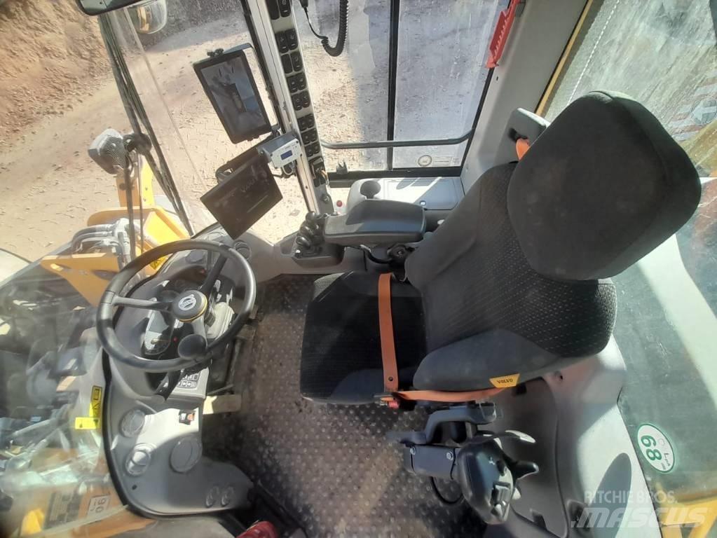 Volvo L 120 H لوادر بعجل
