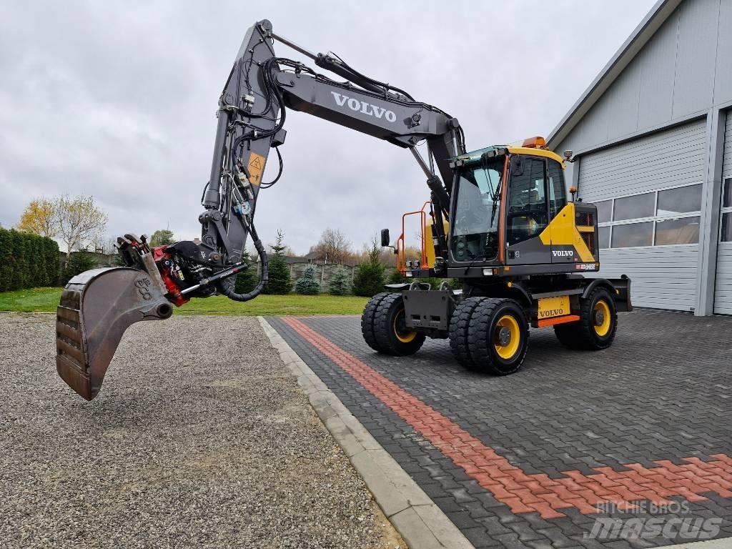 Volvo EWR 150 E حفارات بعجل