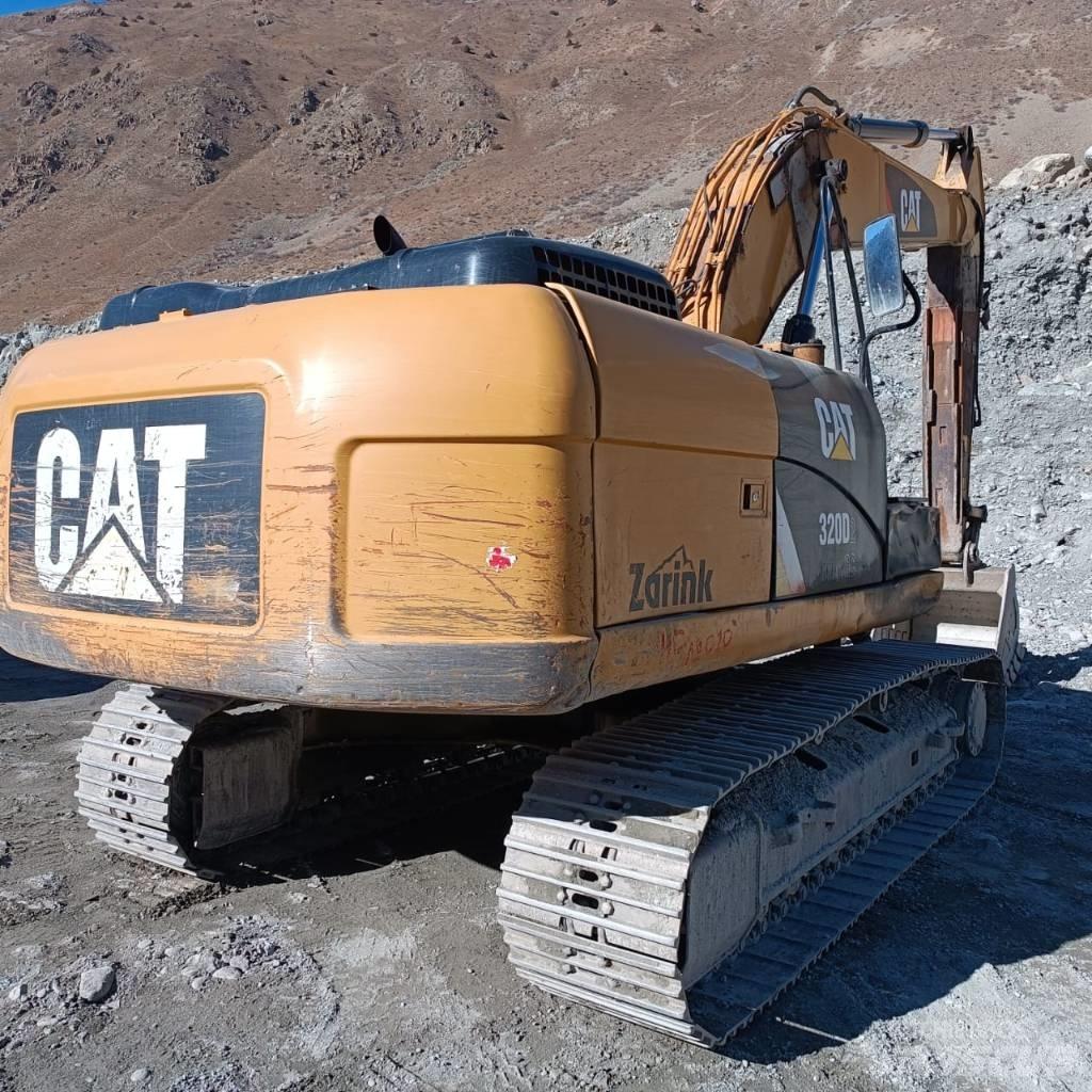 CAT 320D2 GC حفارات زحافة