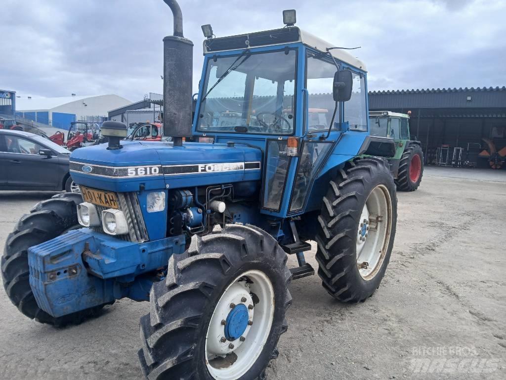 Ford 5610 Farmal الجرارات