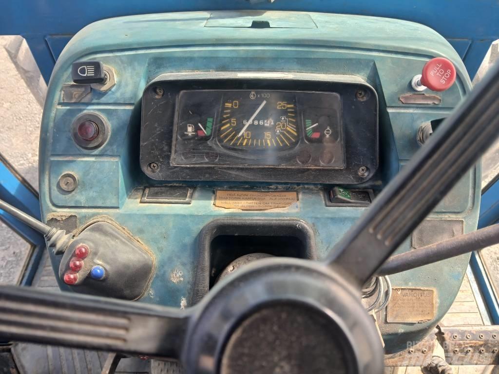 Ford 5610 Farmal الجرارات