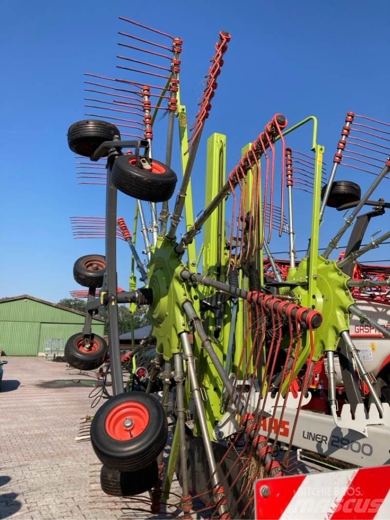 CLAAS Liner 2900 معدات حصد