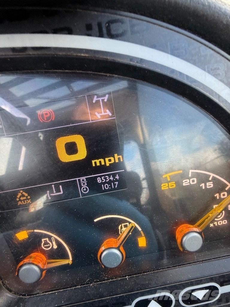 JCB 540-200 مناولات متداخلة