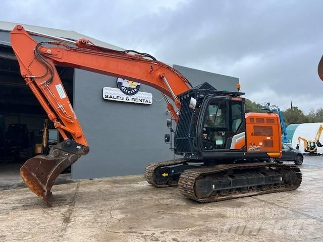 Hitachi ZX 225 US LC حفارات زحافة