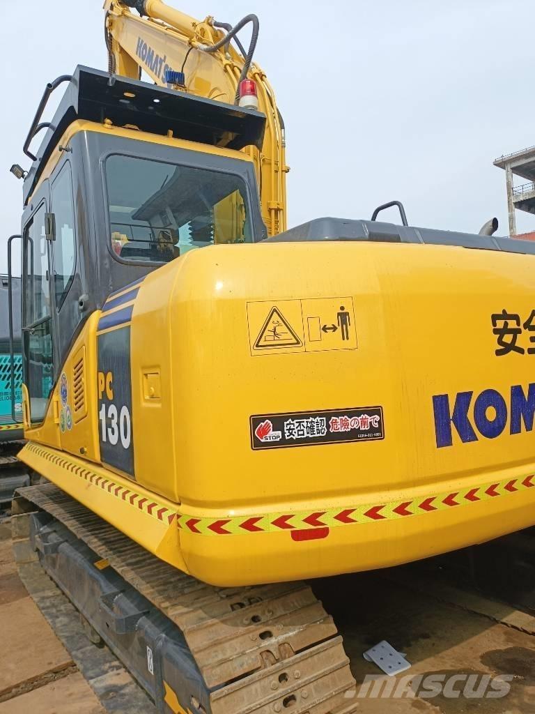 Komatsu PC130 حفارات زحافة