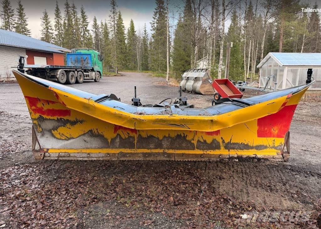 Snow Line 4000-PK PA حراثات ونصول الجليد