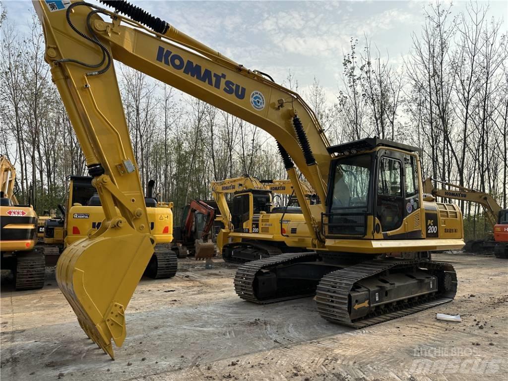 Komatsu PC200-8 حفارات زحافة