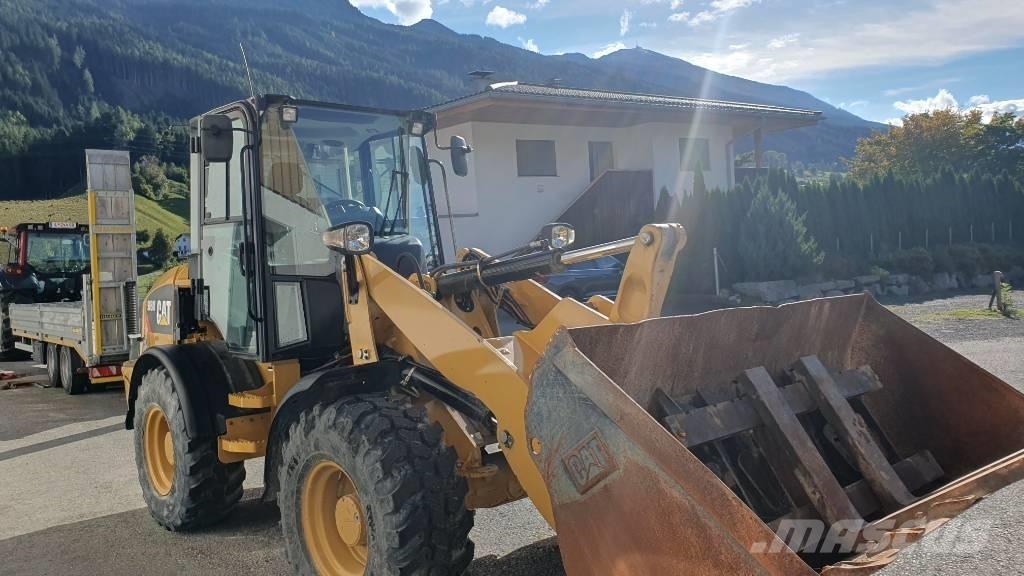 CAT 908 M لوادر بعجل