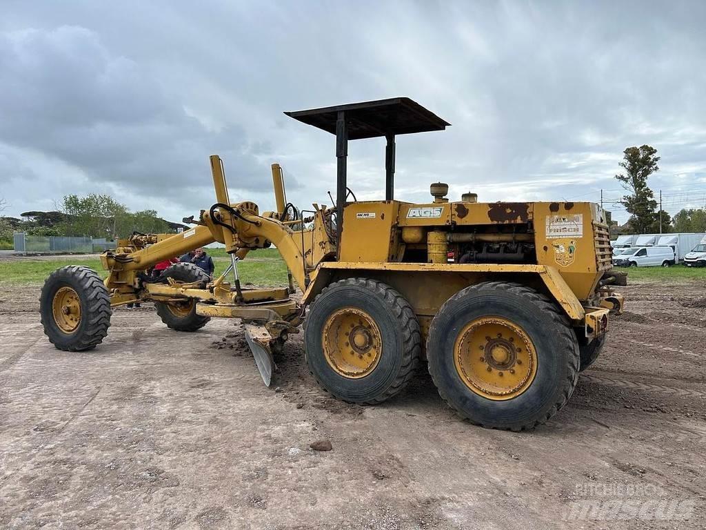 Fiat ALLIS F11.5 معدات تمهيد الطرق