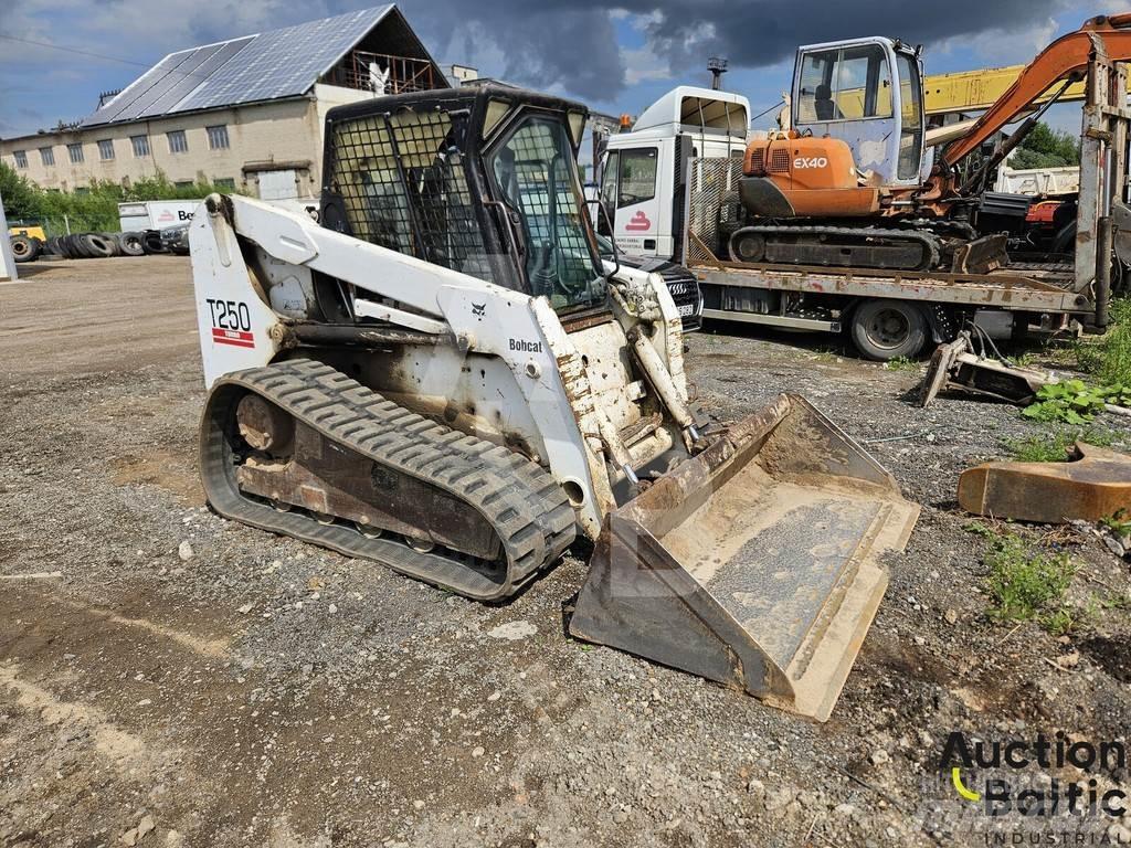 Bobcat T 250 لوادر زحافة