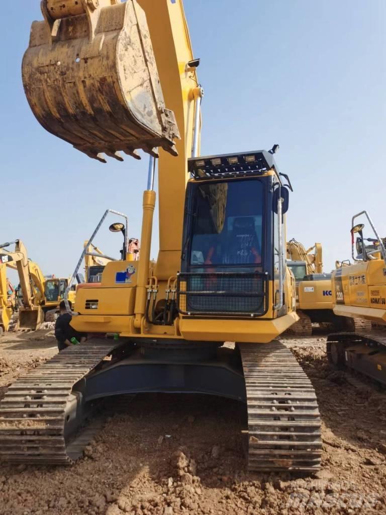 Komatsu PC 200 حفارات زحافة
