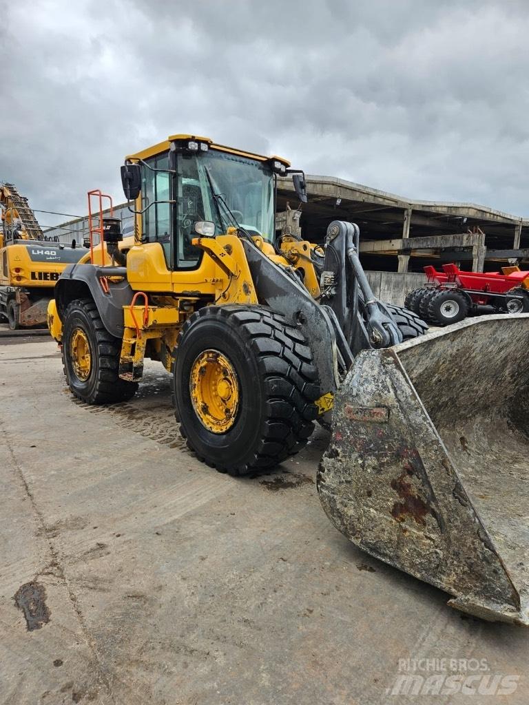 Volvo L 110 H لوادر بعجل
