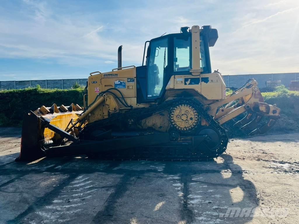 CAT D 6 N XL بلدوزرات مجنزرة