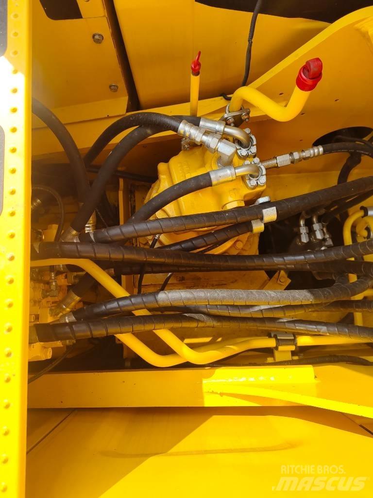 Komatsu PC 200 حفارات زحافة