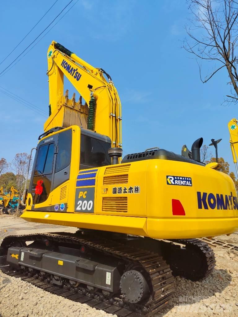 Komatsu PC 200 حفارات زحافة