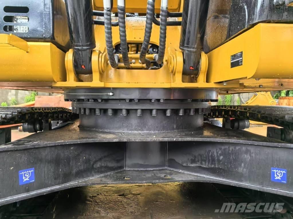 CAT 320 D L حفارات زحافة