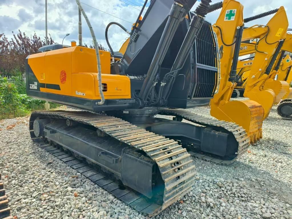 Hyundai HX220HD حفارات زحافة