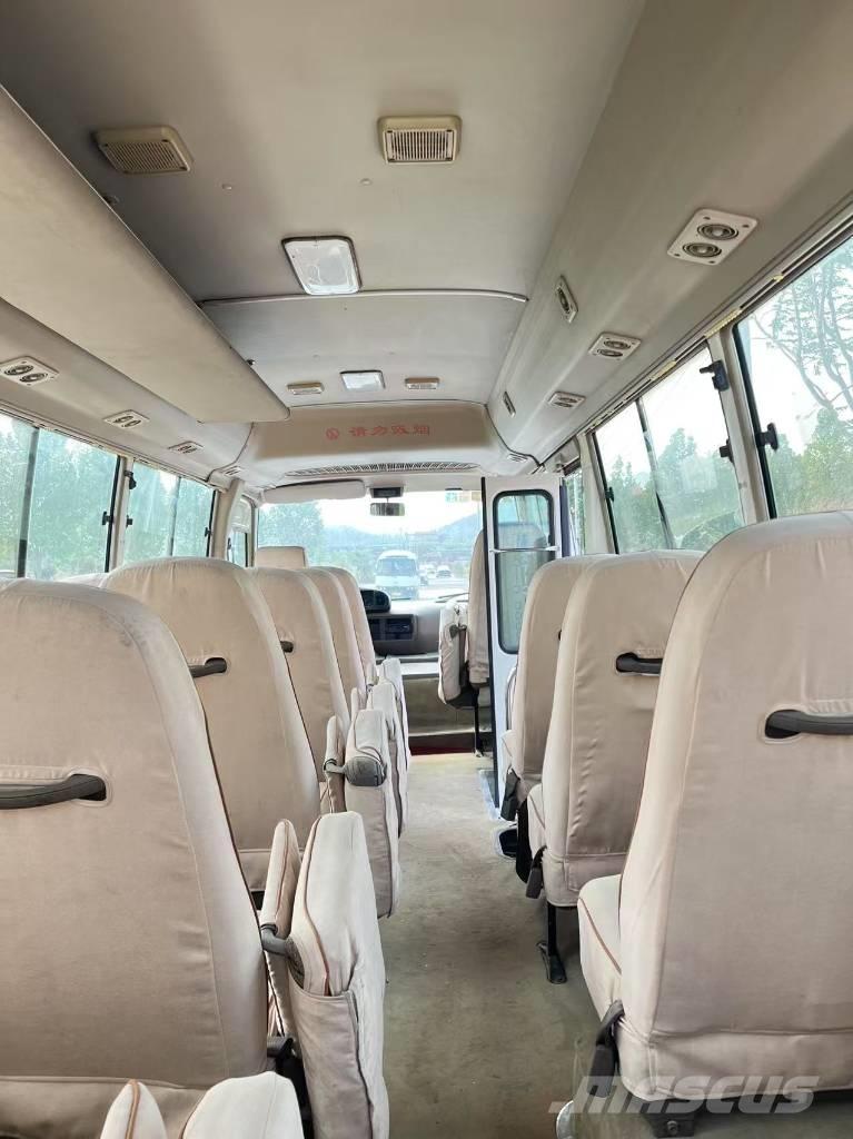 Toyota Coaster Bus حافلة صغيرة