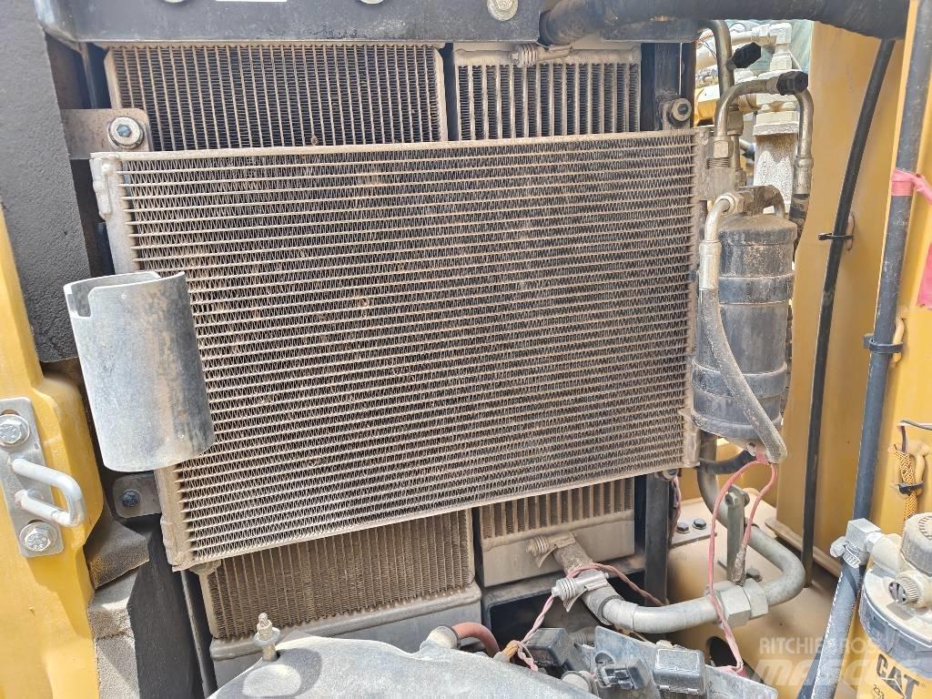 CAT 308 E 2 CR حفارات زحافة