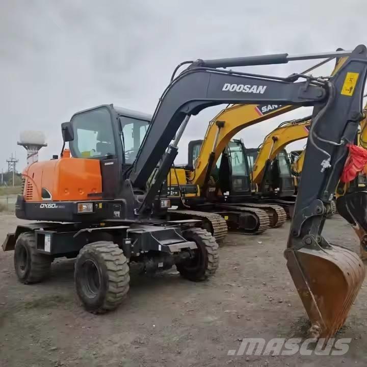 Doosan DX 60W حفارات بعجل