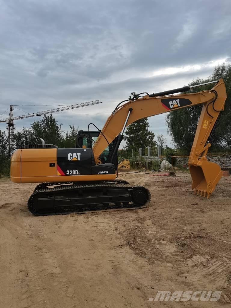 CAT 320D حفارات زحافة