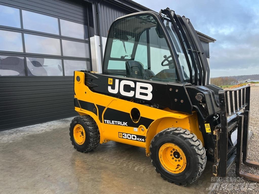 JCB TLT 30 D مناولات متداخلة