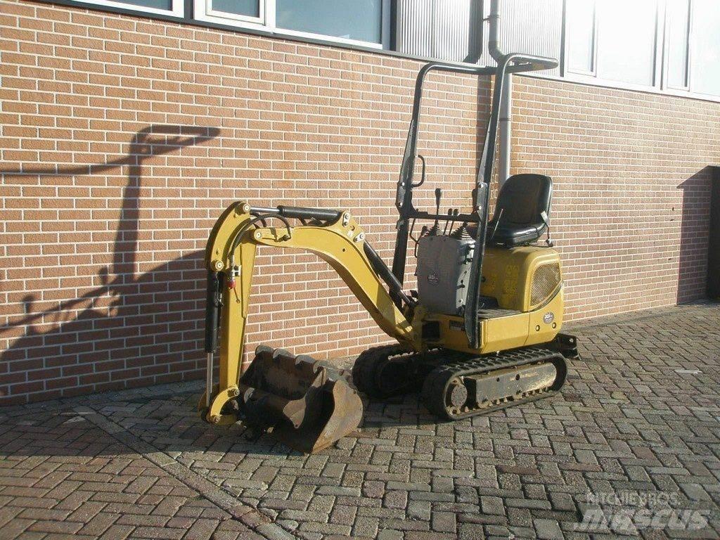 CAT 300.9 حفارات صغيرة أقل من 7 طن (حفارات صغيرة)