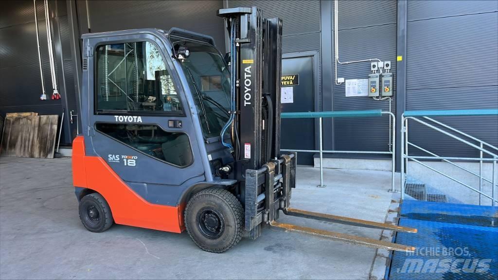 Toyota 02-8 FDF 18 شاحنات الديزل
