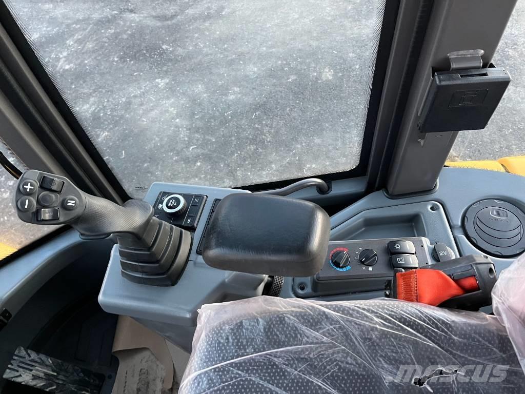 Volvo L30 HS لوادر بعجل