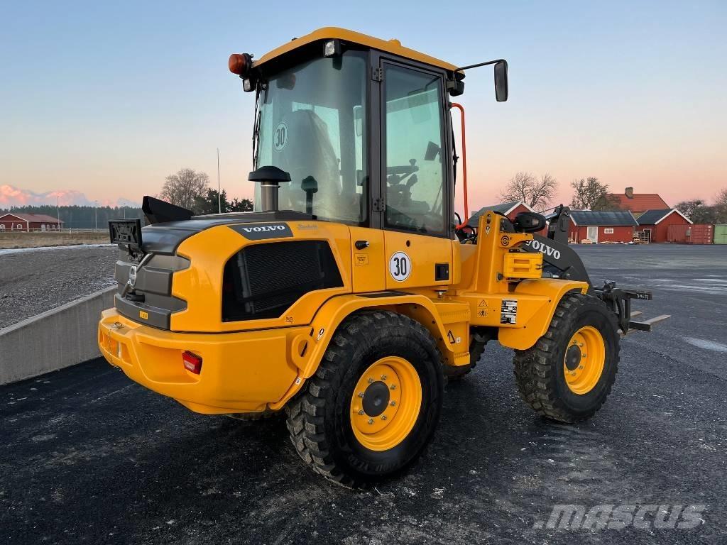 Volvo L30 HS لوادر بعجل