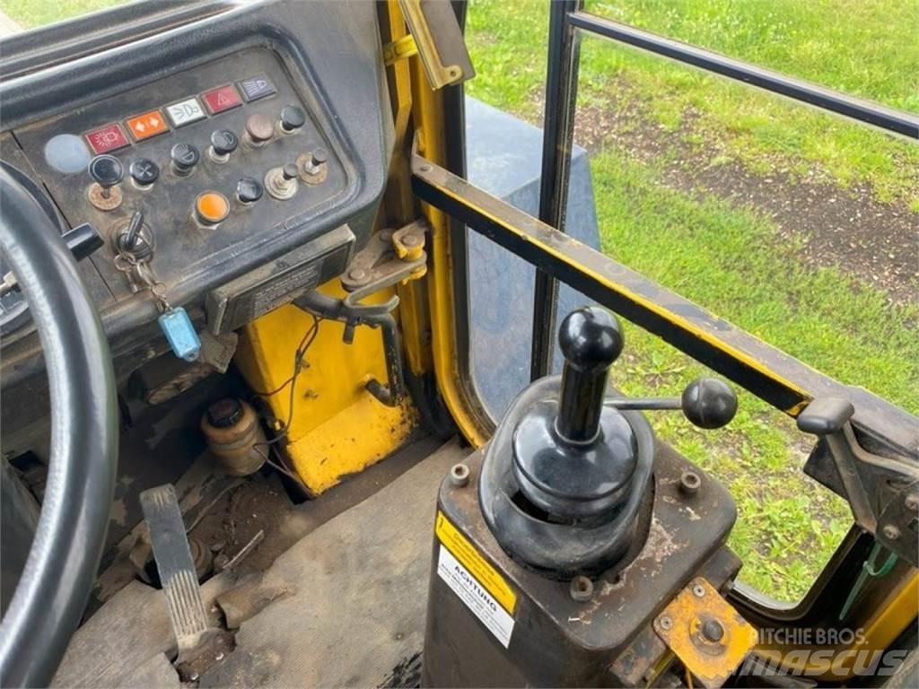 Hanomag 44D لوادر بعجل