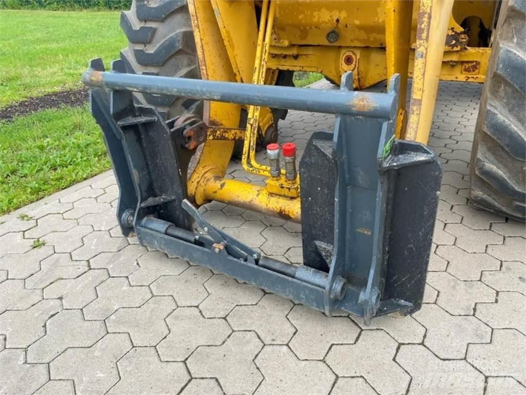 Hanomag 44D لوادر بعجل
