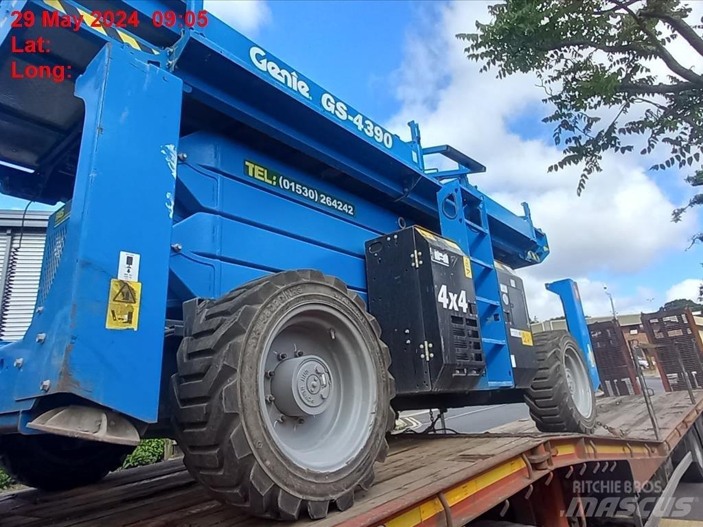 Genie GS 4390 رافعات مقصية الشكل