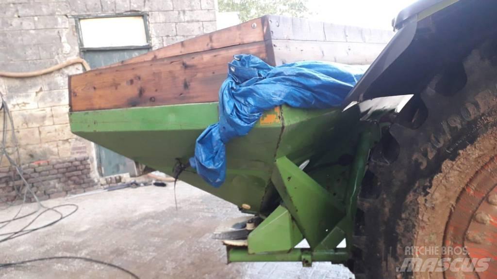 Amazone ZA-U 1001 معدات فرد المواد المعدنية