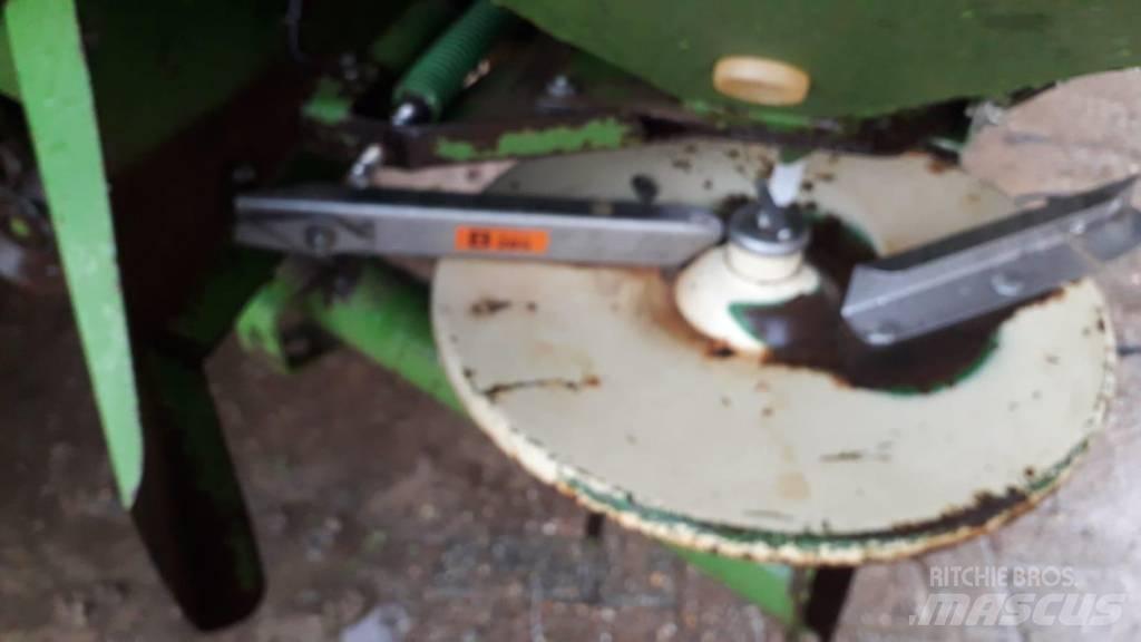 Amazone ZA-U 1001 معدات فرد المواد المعدنية