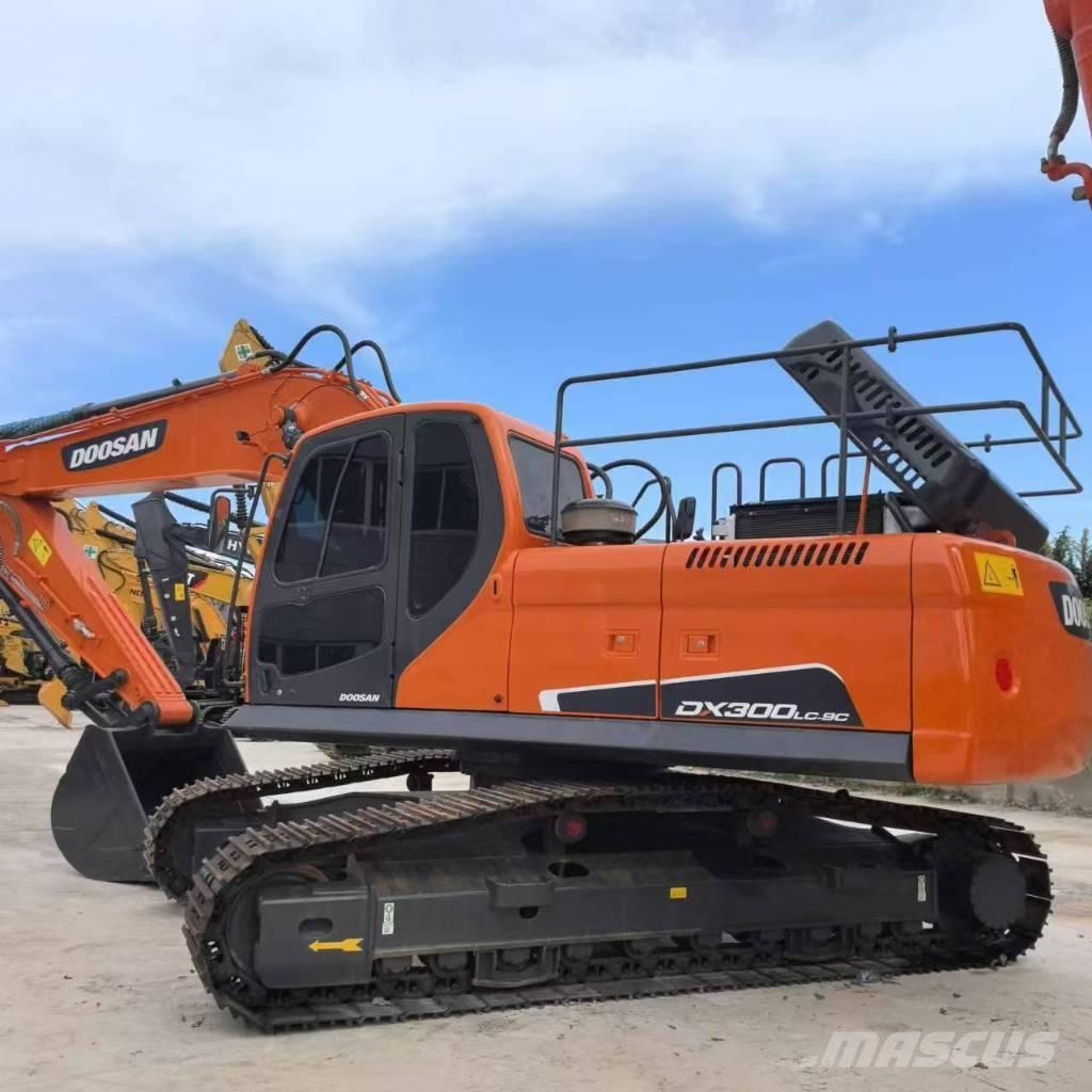 Doosan DX 300 حفارات زحافة