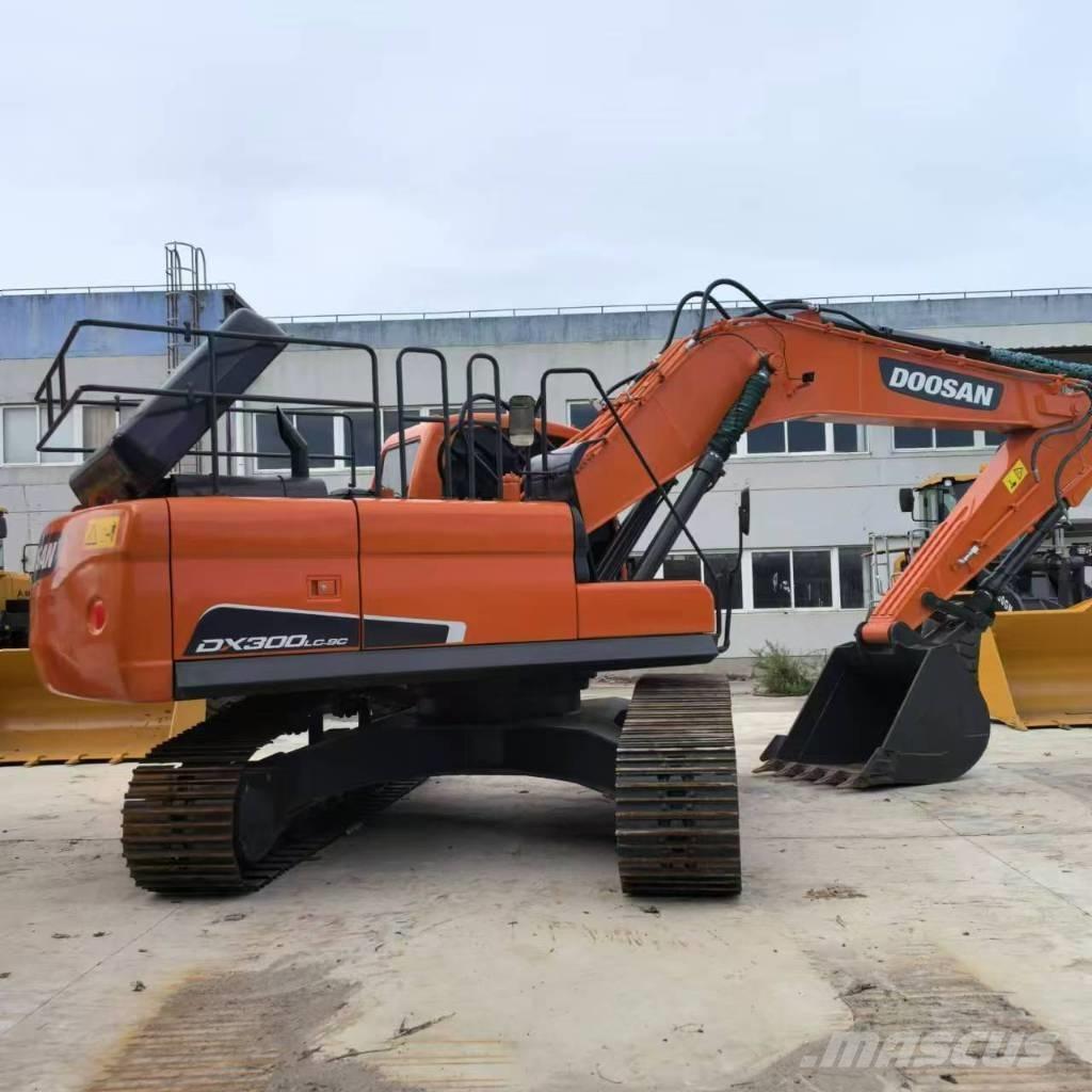 Doosan DX 300 حفارات زحافة