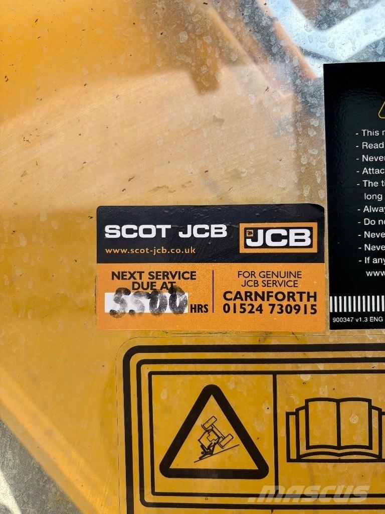 JCB JS 220 LC حفارات زحافة