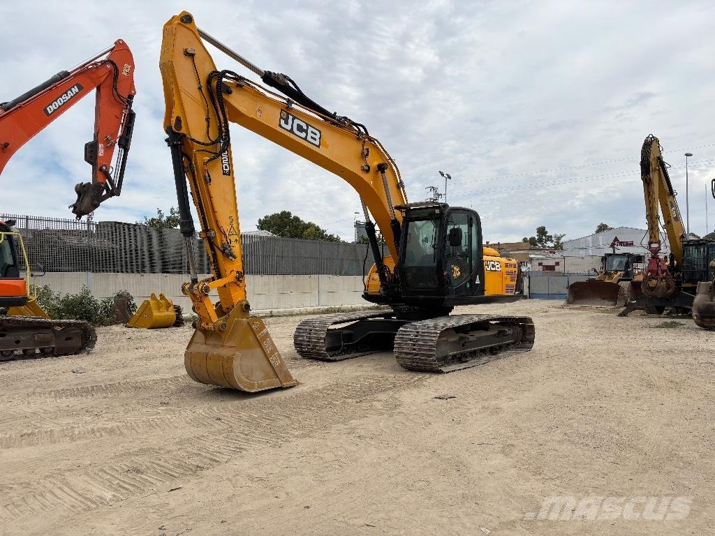 JCB JS 220 LC حفارات زحافة
