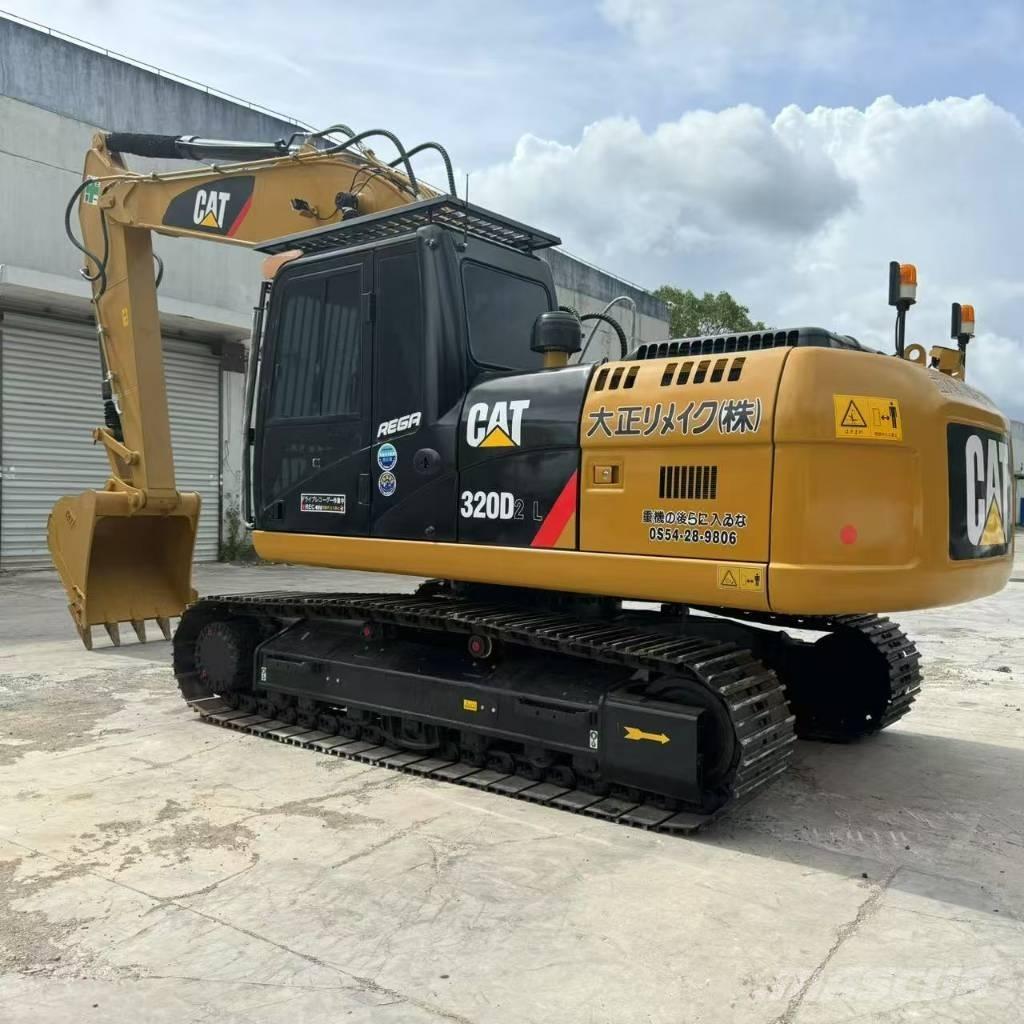 CAT 320 D L حفارات زحافة