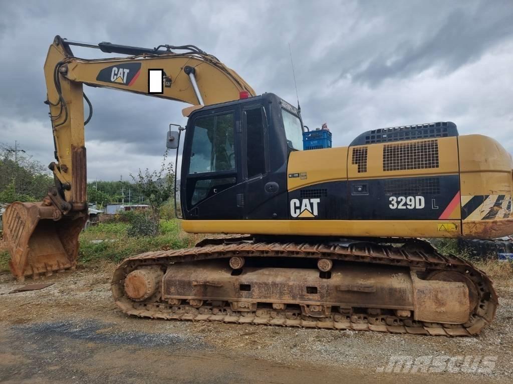 CAT 329 D L حفارات زحافة