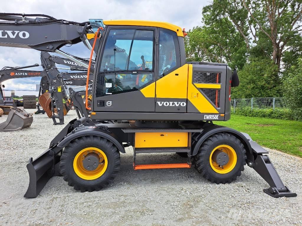 Volvo EWR 150 E حفارات بعجل