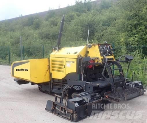Bomag BF 223 C معدات السفلتة