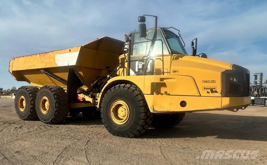 CAT 740B ساحبات مفصلية