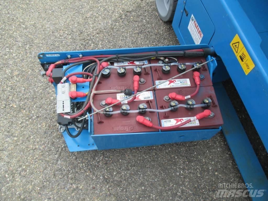 Genie GS 2646 رافعات مقصية الشكل
