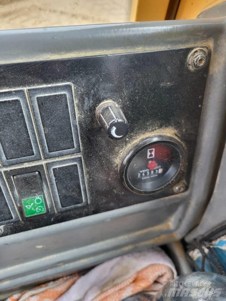 Volvo L 180 E لوادر بعجل