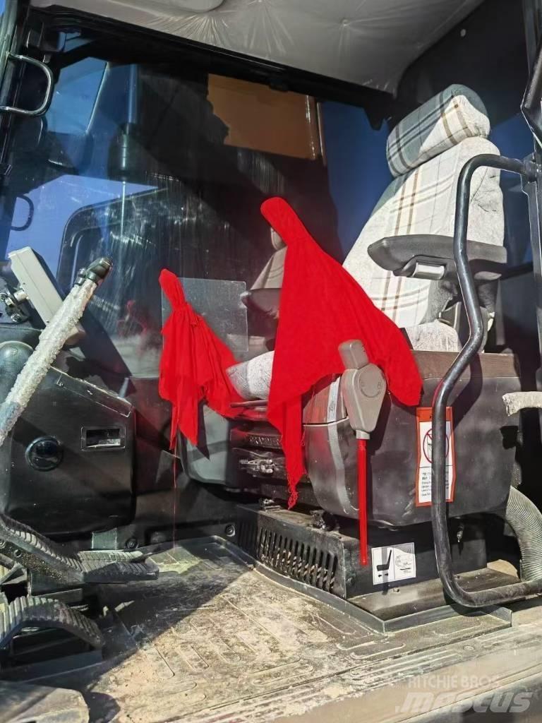 Sany 235C حفارات زحافة
